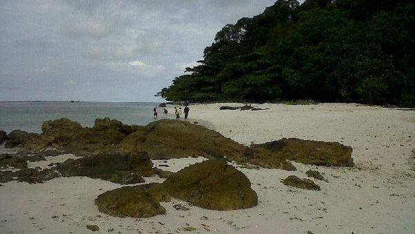 Menikmati Kesyahduan Alam Pulau Berhala