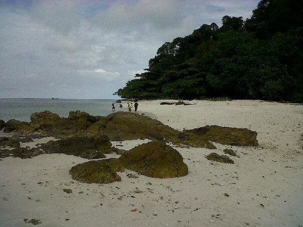 Menikmati Kesyahduan Alam Pulau Berhala
