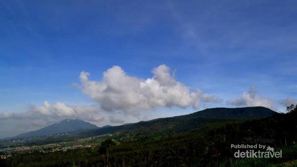 Menikmati Lekukan Seksi Cekungan Bandung