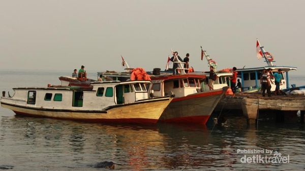 Menikmati Suasana Pagi di Pelabuhan Canti, Lampung