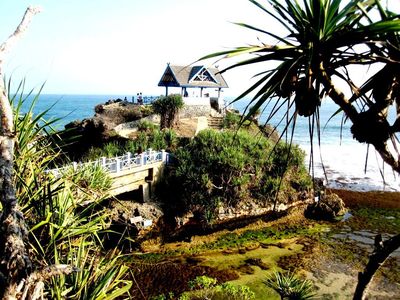 Menikmati Tanah Lot-nya Yogya di Pantai Kukup