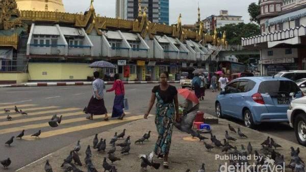 Menilik Yangon di Kala Monsoon