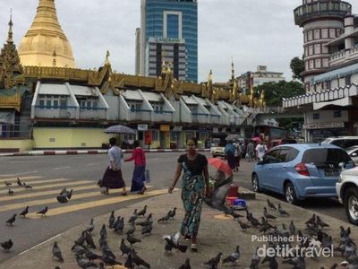 Menilik Yangon di Kala Monsoon