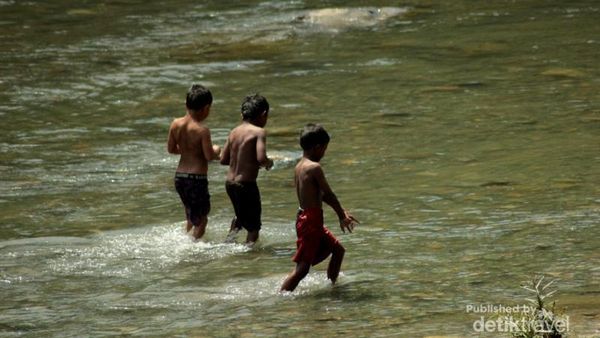 Menjalin Keakraban Sambil Jelajah Bukit Jalin di Aceh