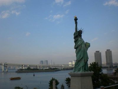 Menjelajah Jepang, Dari Kuil Emas Sampai Replika Liberty