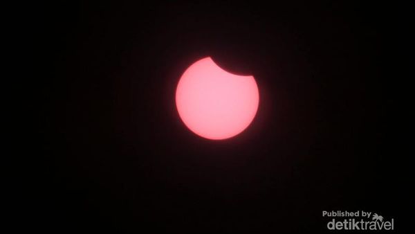 Menyaksikan Fase Gerhana Matahari Total dari Ternate