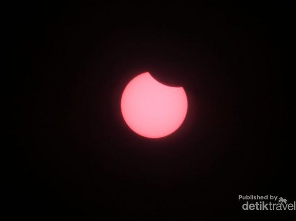 Menyaksikan Fase Gerhana Matahari Total dari Ternate