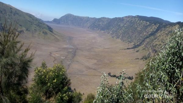 Menyentuh Atap Pulau Jawa