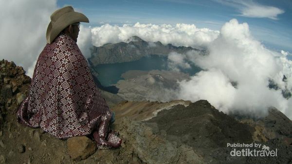 Menyentuh Indahnya Puncak Rinjani, Lombok