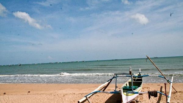 Menyusuri Pantai - Menyeberangi Laut