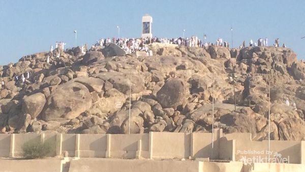 Menyusuri Puncak Jabal Rahmah di Arab Saudi