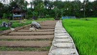 Merasakan Jaman Batu di Tegur Wangi Lama