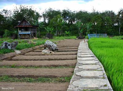 Merasakan Jaman Batu di Tegur Wangi Lama