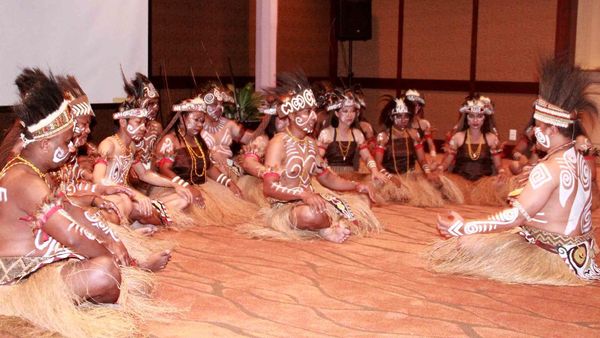 Merdunya Lantunan Lagu dan Doa dari Iyakoko Patea