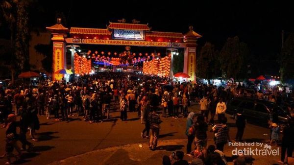 Meriahnya Malam Imlek di Solo, Seru!