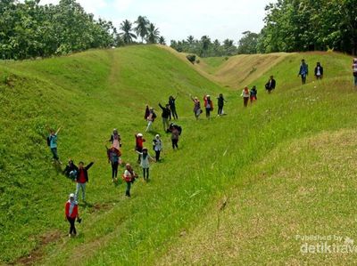 Misteri Piramida & Kolam Bertuah di Lampung