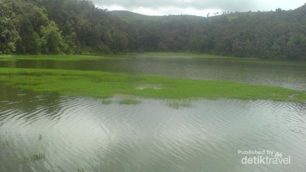 Mitos Awet Percintaan di Danau Situ Patenggang