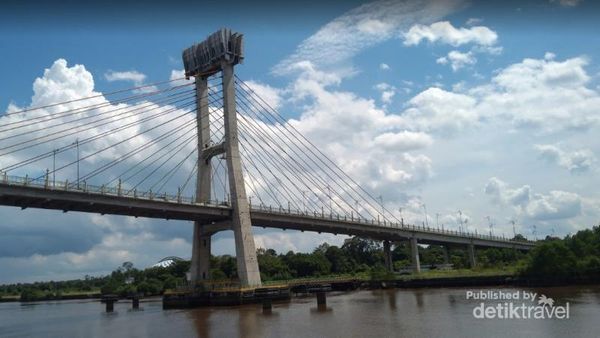 Mungkin Ini Jembatan Paling Ikonik di Siak