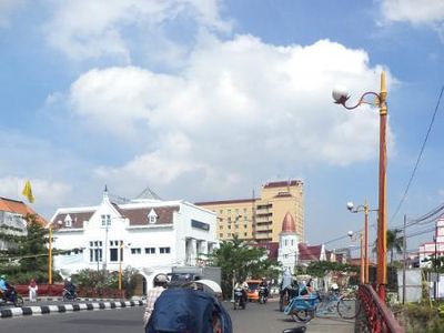 Naik Becak Menikmati Surabaya, Seru!