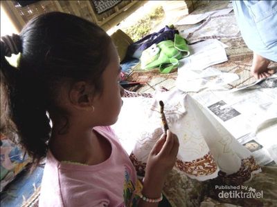 Ngabuburit Sambil Belajar Batik di Omah Sawah Kendal