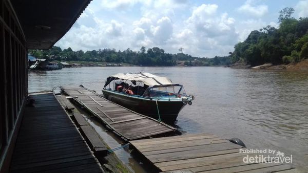 Ngopi Dulu Lah di Pinggiran Sungai Barito