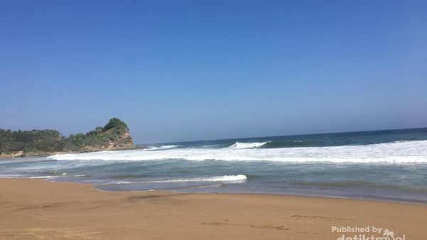 Nikmatnya Melihat Keindahan Pantai Wonogoro