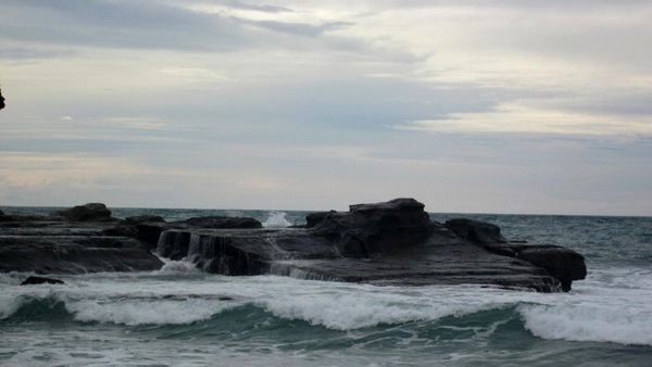 Nirwana di Selatan Pulau Jawa Itu Bernama Pantai Klayar