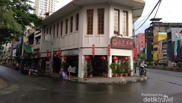 Nostalgia Tempo Dulu di Pantjoran Tea House