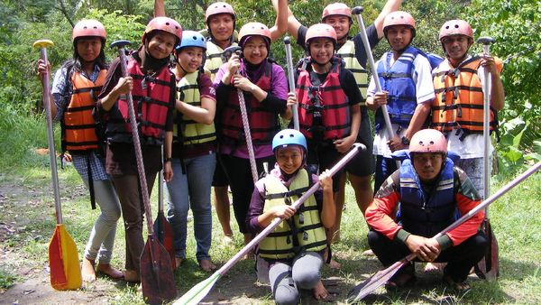 Pacu Adrenalin dengan Rafting di Sungai Elo, Magelang