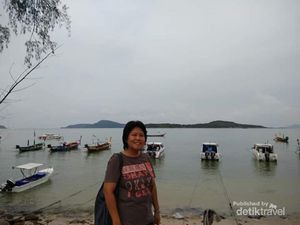 Pantai Cantik Berlatar Pulau-pulau Kecil di Thailand, Tahu Lokasinya?