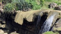 Pantai Jogan dan Air Terjun Ajaib yang Jatuh Ke Laut