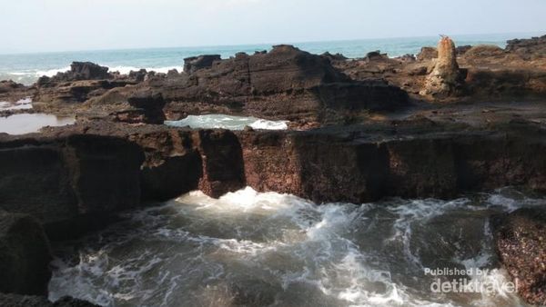 Pantai Karang Hawu, Destinasi Kamu Selanjutnya di Sukabumi