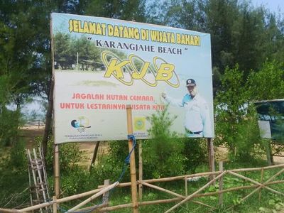 Pantai Karang Jahe, Wisata Bahari Andalan dari Rembang