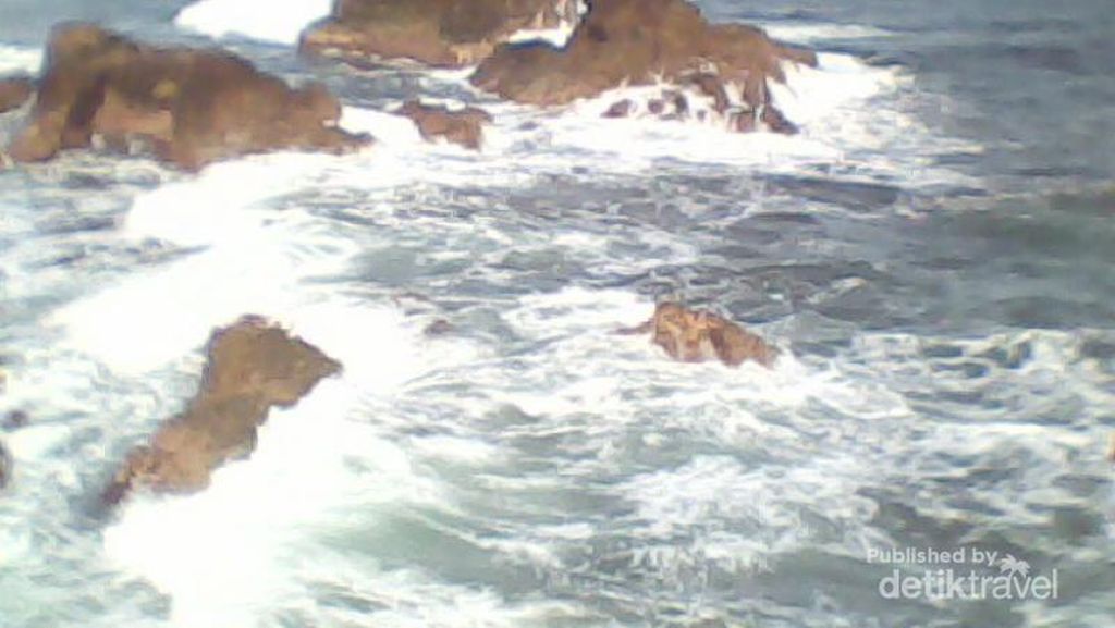 Pantai Karang Tawulan, Perawan dari Tasikmalaya Pantai Karang Tawulan, Perawan dari Tasikmalaya