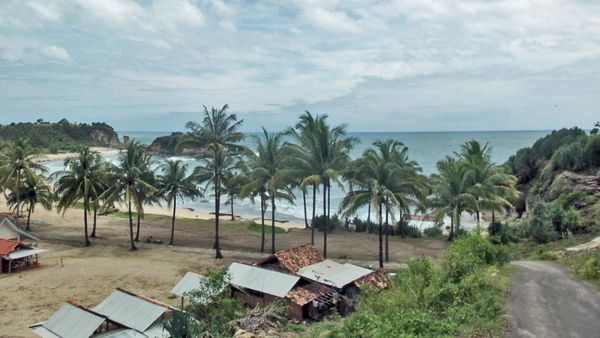 Pantai Klayar, Tanah Lot Ala Pulau Jawa