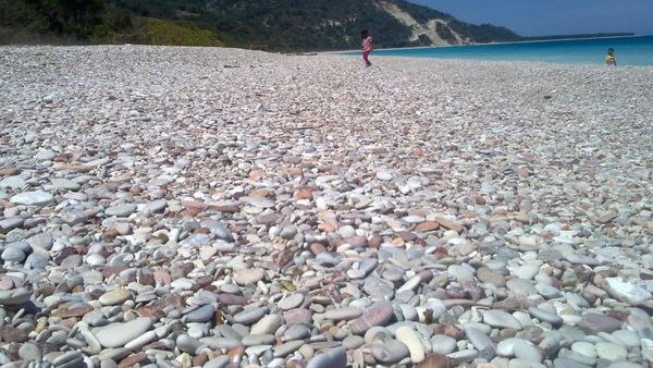 Pantai Kolbano, Surga Tersembunyi di Nusa Tenggara Timur