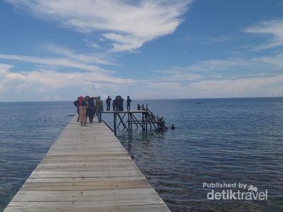 Pantai Kucing, Primadona Wisata di Teluk Tomini