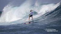 Pantai Lakey di NTB, Incaran Peselancar Dunia