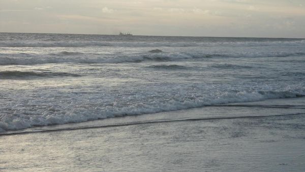 Pantai Panjang, Destinasi Akhir Pekan Favorit di Bengkulu