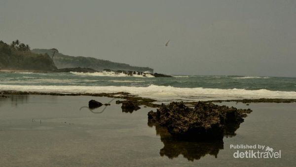 Pantai Sawarna, Bikin Liburan Penuh Warna!