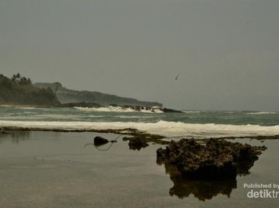 Pantai Sawarna, Bikin Liburan Penuh Warna!