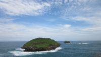 Pantai Serau, Surga Kecil di Jawa Timur