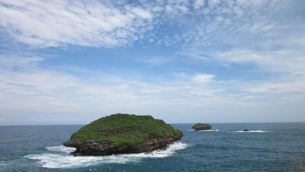 Pantai Serau, Surga Kecil di Jawa Timur