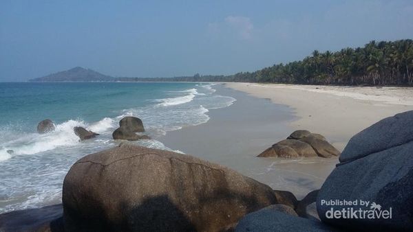 Pantai Siangau di Bangka, Cantiknya Bikin Enggan Berkedip