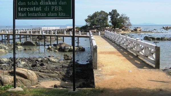Pantai Sinka dan Pulau Simping, Singkawang