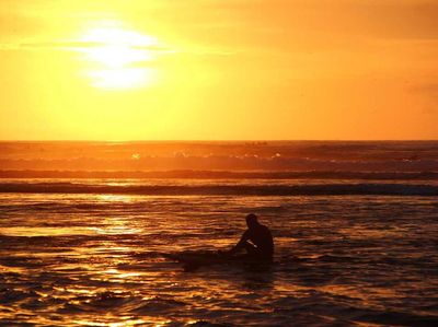 Pantai Suluban, Surga Baru Bagi Peselancar