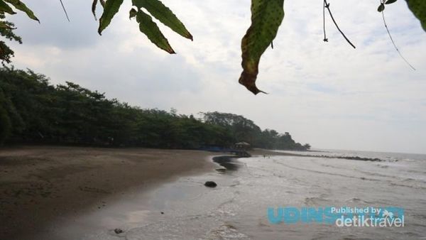 Pantai Ujung Negoro nan Cantik di Batang