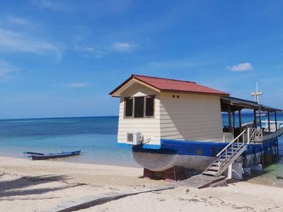 Pantai Weri, Si Cantik yang Belum Terjamah di Flores