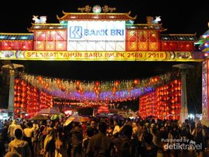 Pasar Gede Solo dan Ribuan Lampion Cantik