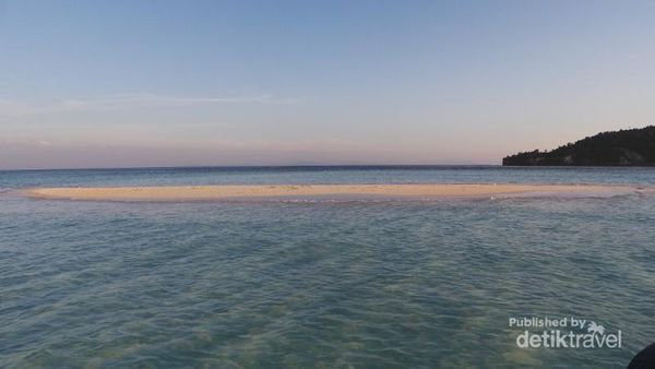 Pasir Timbul, Tempat Unik Nan Cantik di Raja Ampat